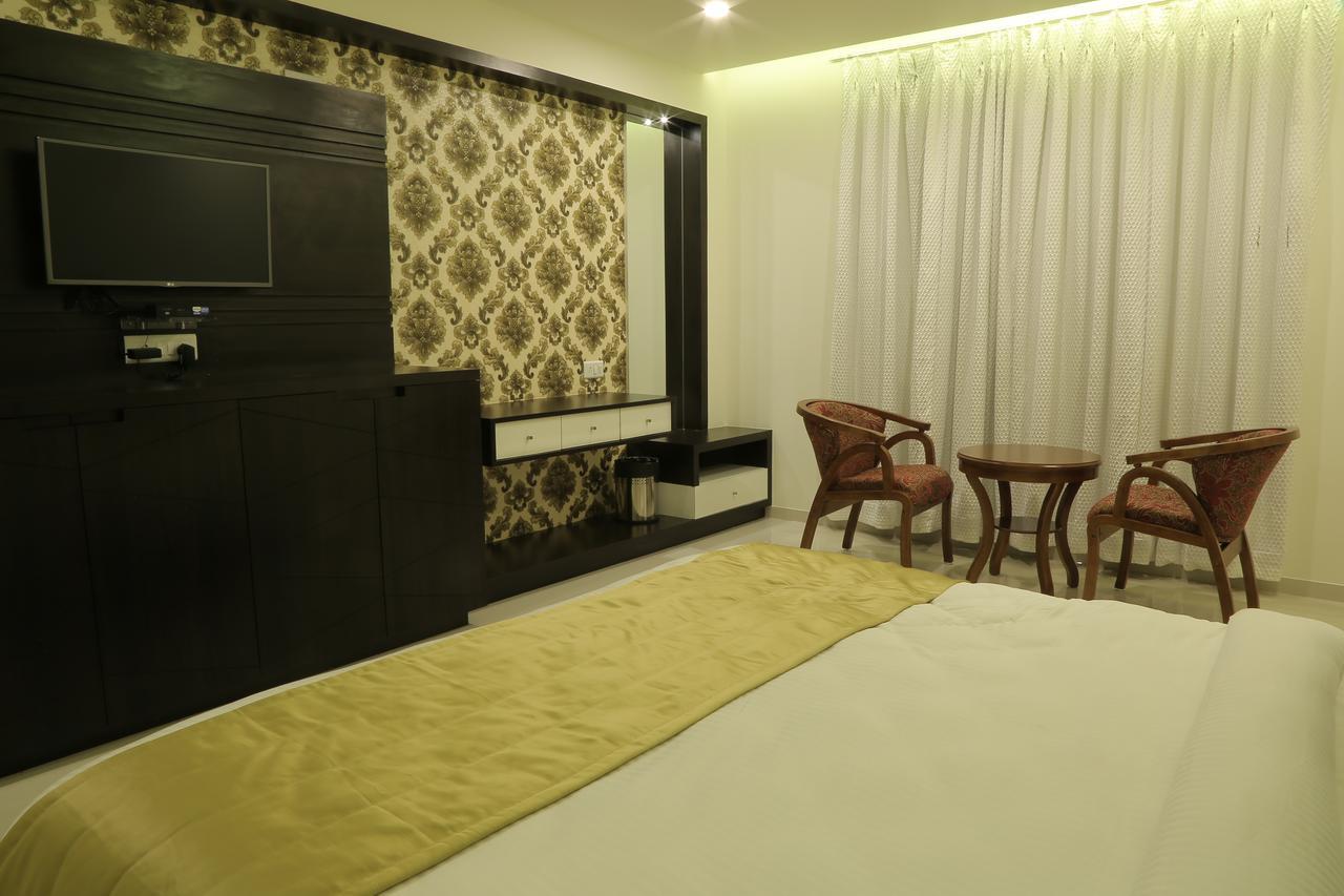 Hotel Roma Kristo Dwārka Buitenkant foto