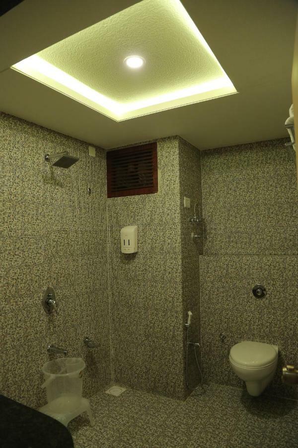 Hotel Roma Kristo Dwārka Buitenkant foto